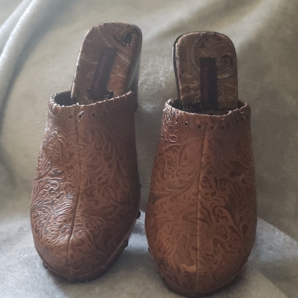 Clogs - Picture 4 of 4